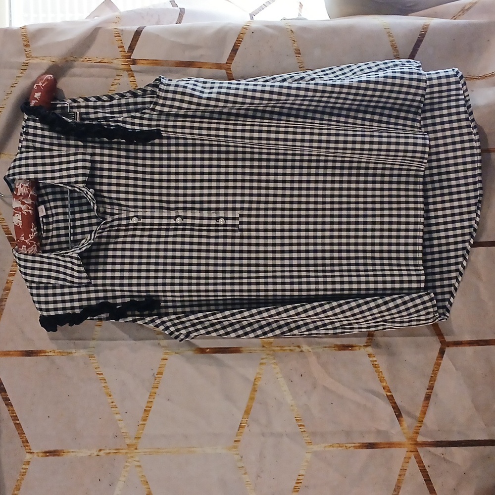 Truly Poppy checkered thank top woman's L